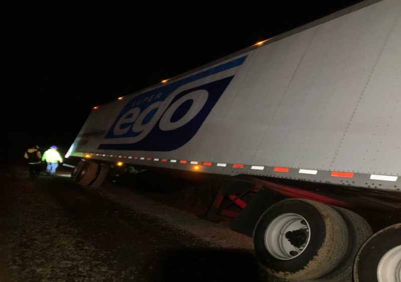 semi towing recovery