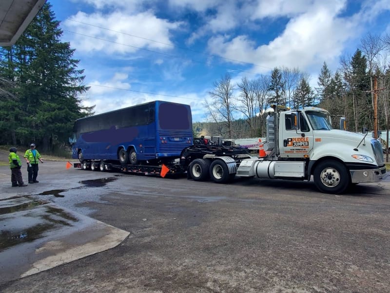 Veneta bus towing